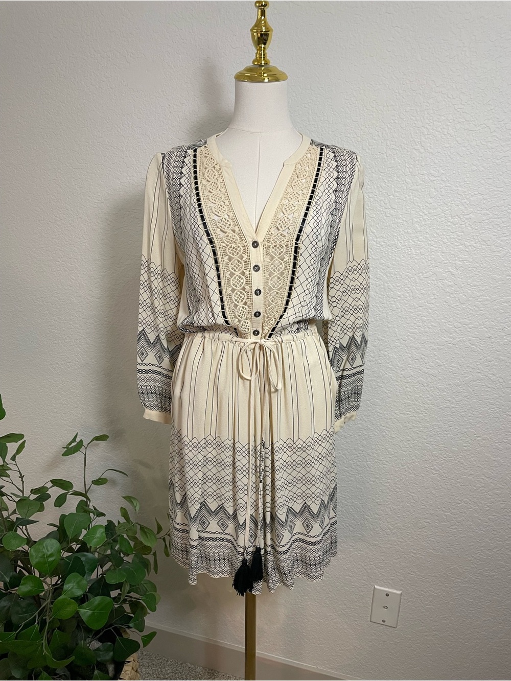 Anthropologie Floreat Perrie Lace Boho Dress Ivory Black Tassel Waist
